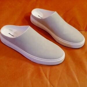 ALDO (ABOUND) MULES SIZE 11